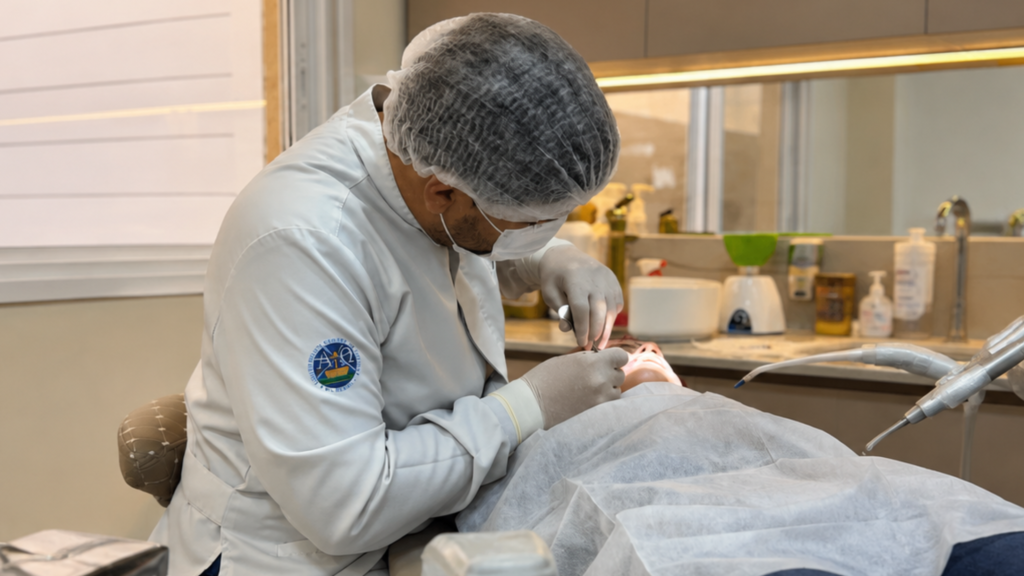 Dr. Renan Bittencourt, cirurgião bucomaxilofacial da Schwartz Odontologia, em Canguçu